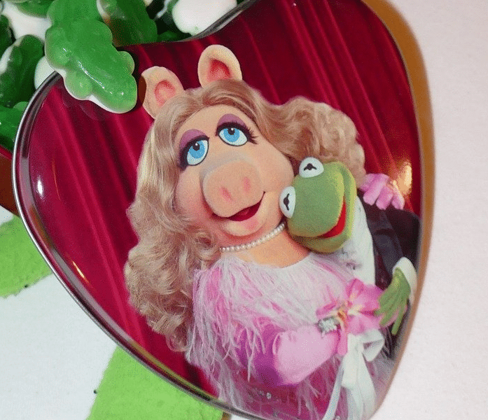 Miss Piggy and Kermit