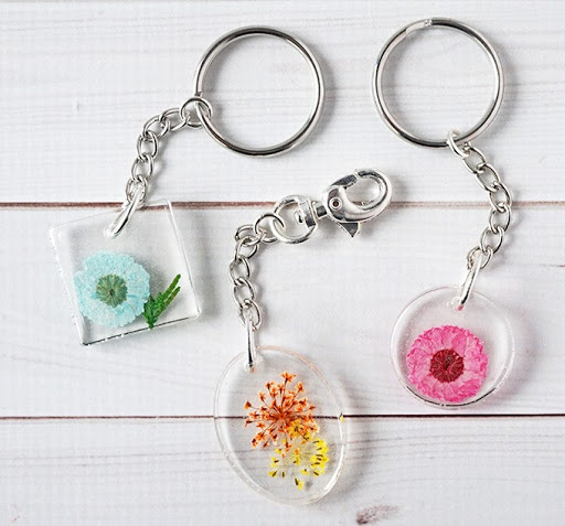 DIY epoxy key chains